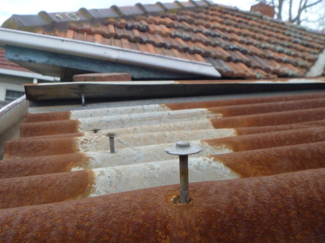 Frankston Building Inspector uncovers Roof Defects.